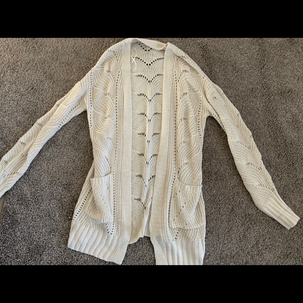 Long sleeve knit cardigan